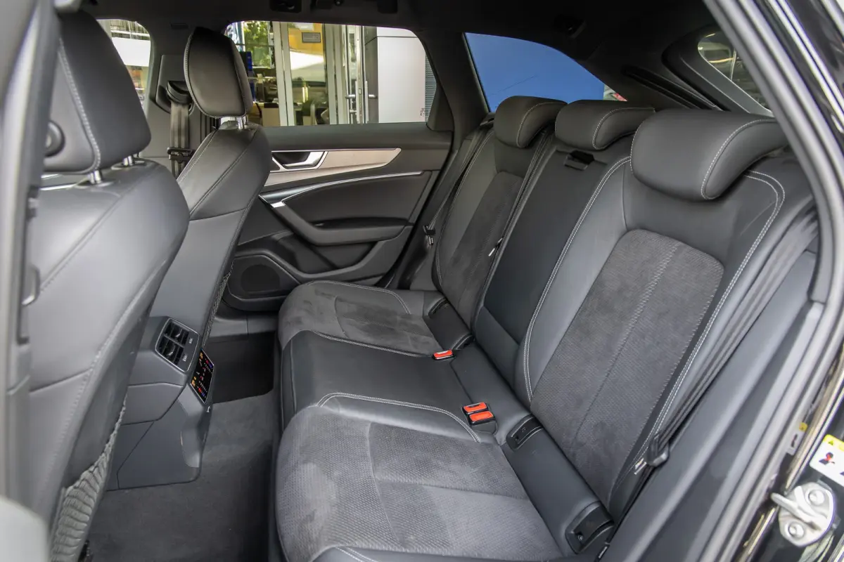 55 TFSI e 367 PK quattro Competition S-Line | Adap. Cruise | Camera | Apple Carplay | Stoelverwarming | Elek. Klep | Adap. Cruise | Camera | Apple Carplay | Stoelverwarming | Elek. Klep | Cr