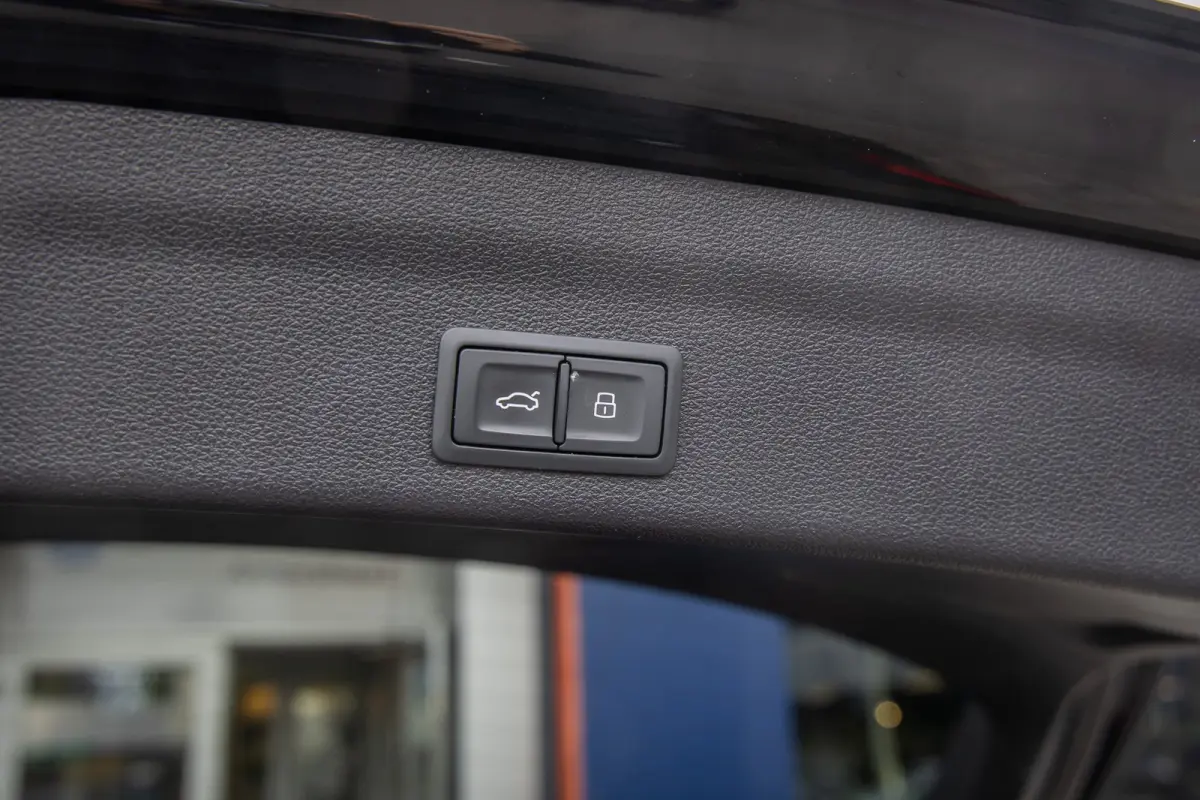 55 TFSI e 367 PK quattro Competition S-Line | Adap. Cruise | Camera | Apple Carplay | Stoelverwarming | Elek. Klep | Adap. Cruise | Camera | Apple Carplay | Stoelverwarming | Elek. Klep | Cr