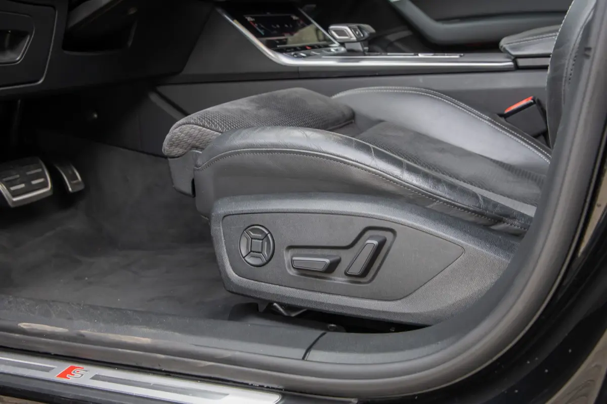 55 TFSI e 367 PK quattro Competition S-Line | Adap. Cruise | Camera | Apple Carplay | Stoelverwarming | Elek. Klep | Adap. Cruise | Camera | Apple Carplay | Stoelverwarming | Elek. Klep | Cr