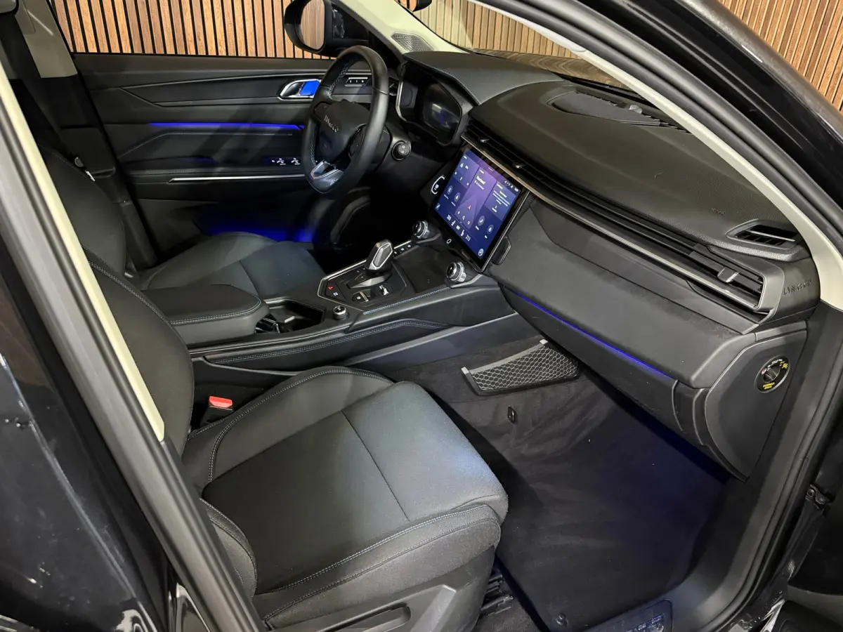 1.5 PHEV - Black Line