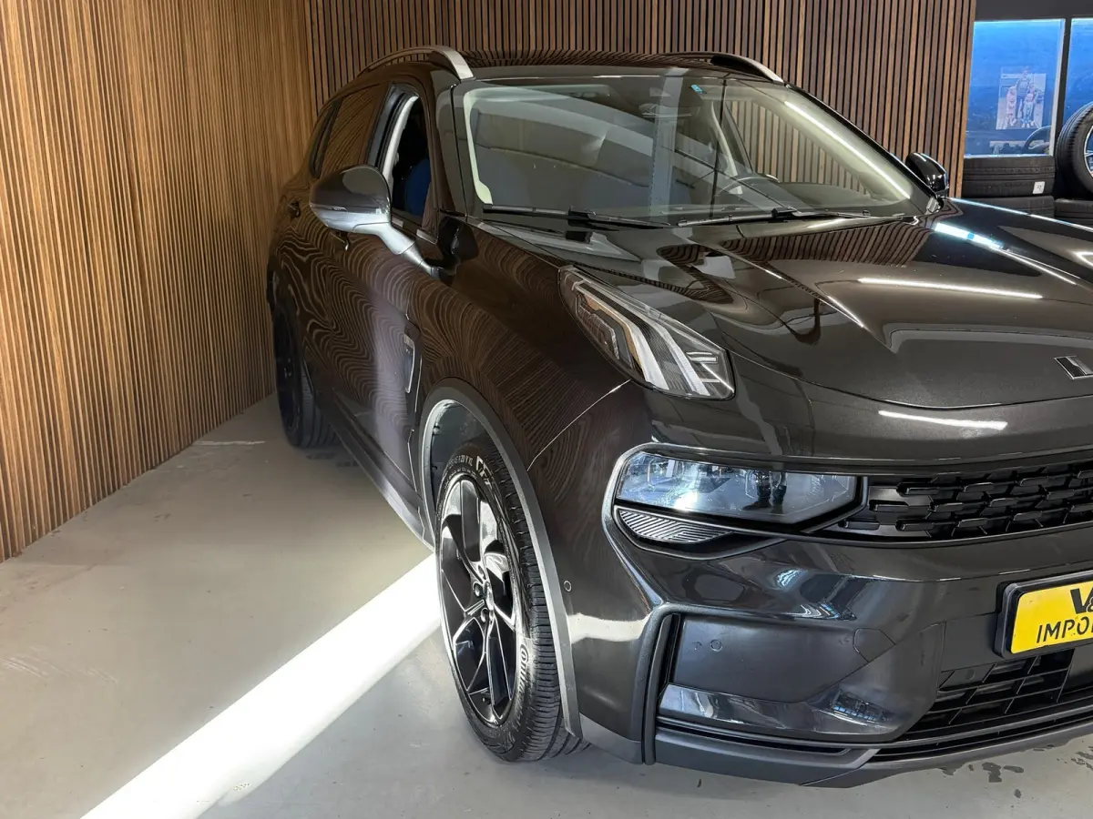 1.5 PHEV - Black Line