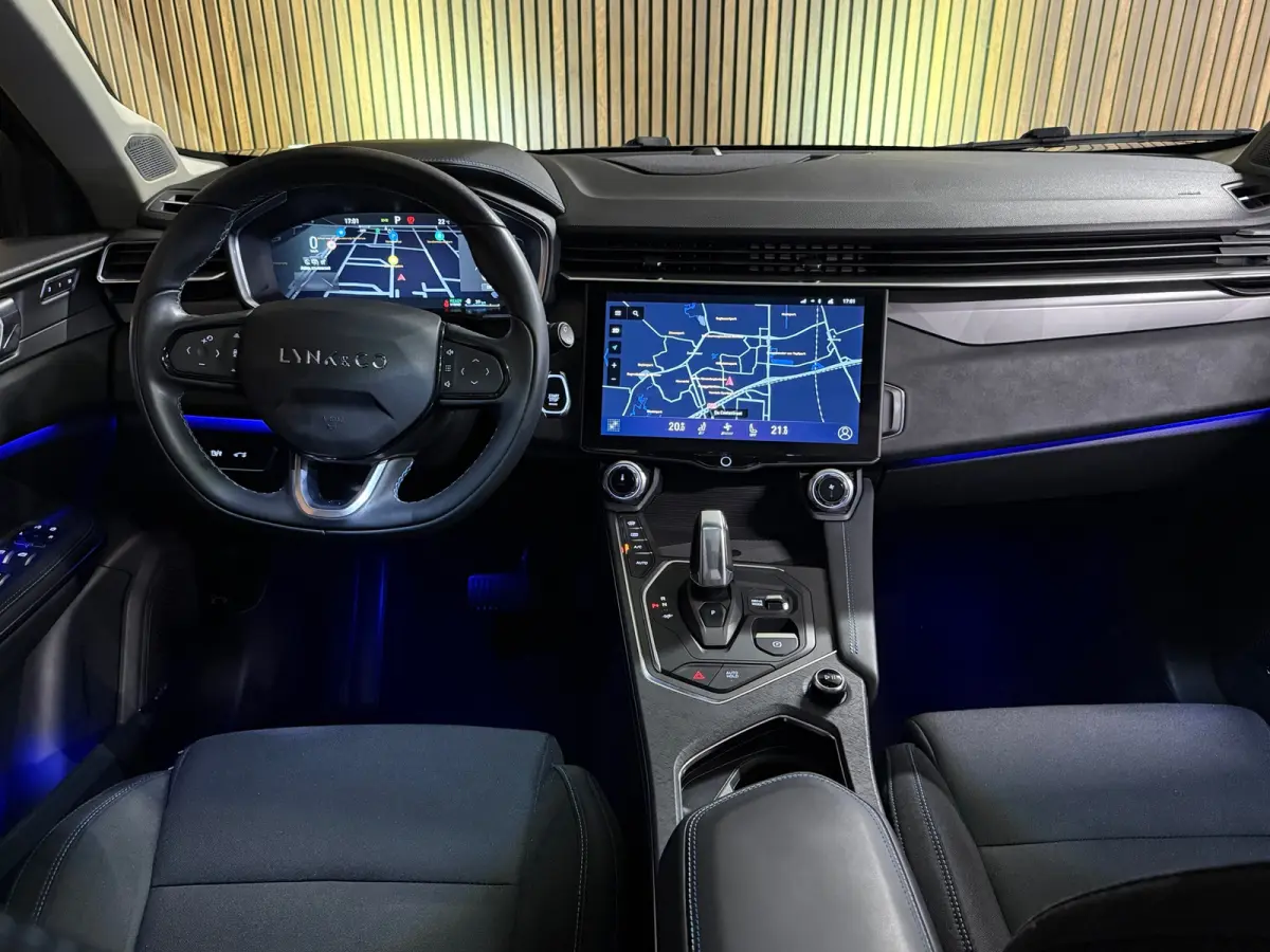1.5 PHEV - Black Line
