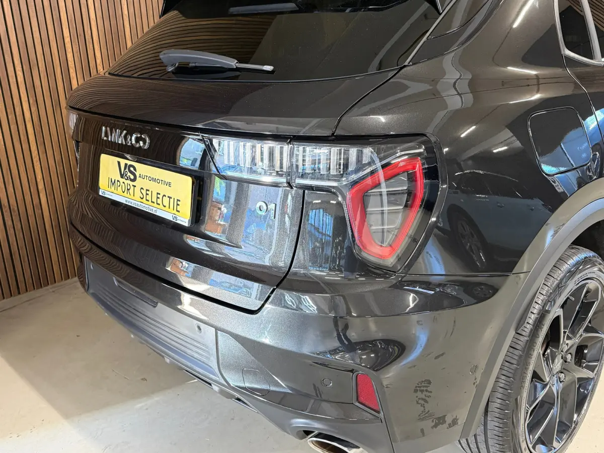 1.5 PHEV - Black Line