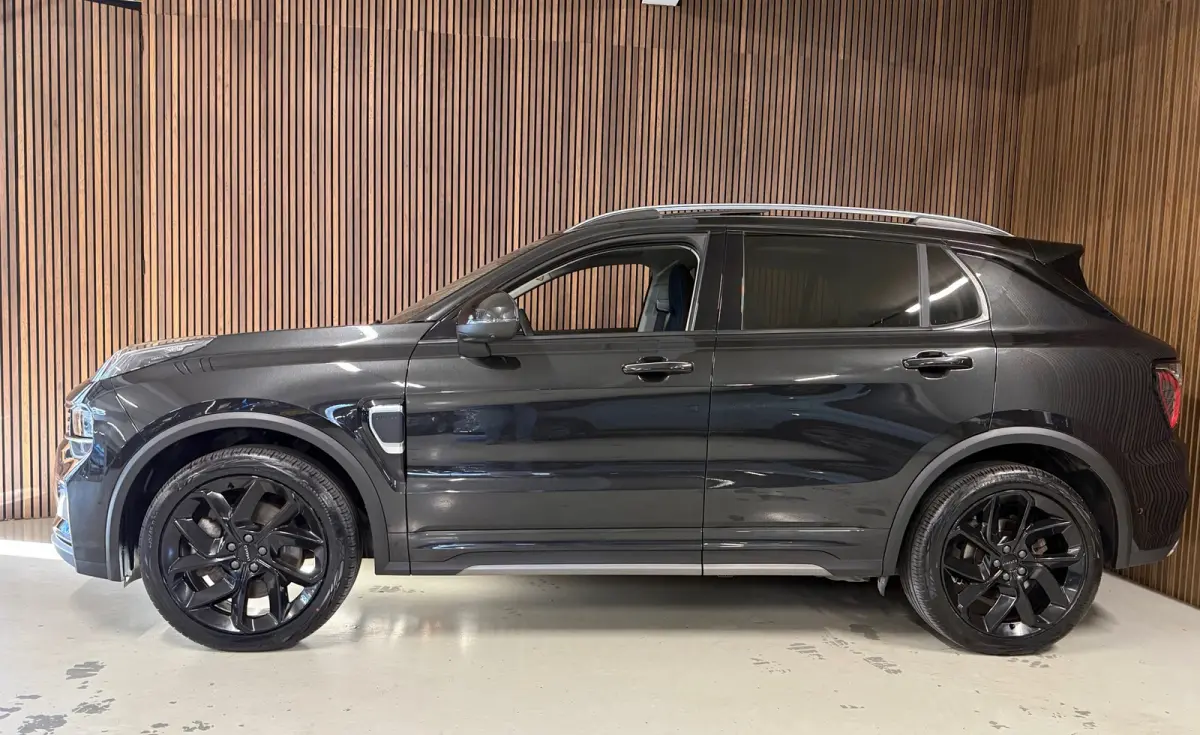 1.5 PHEV - Black Line