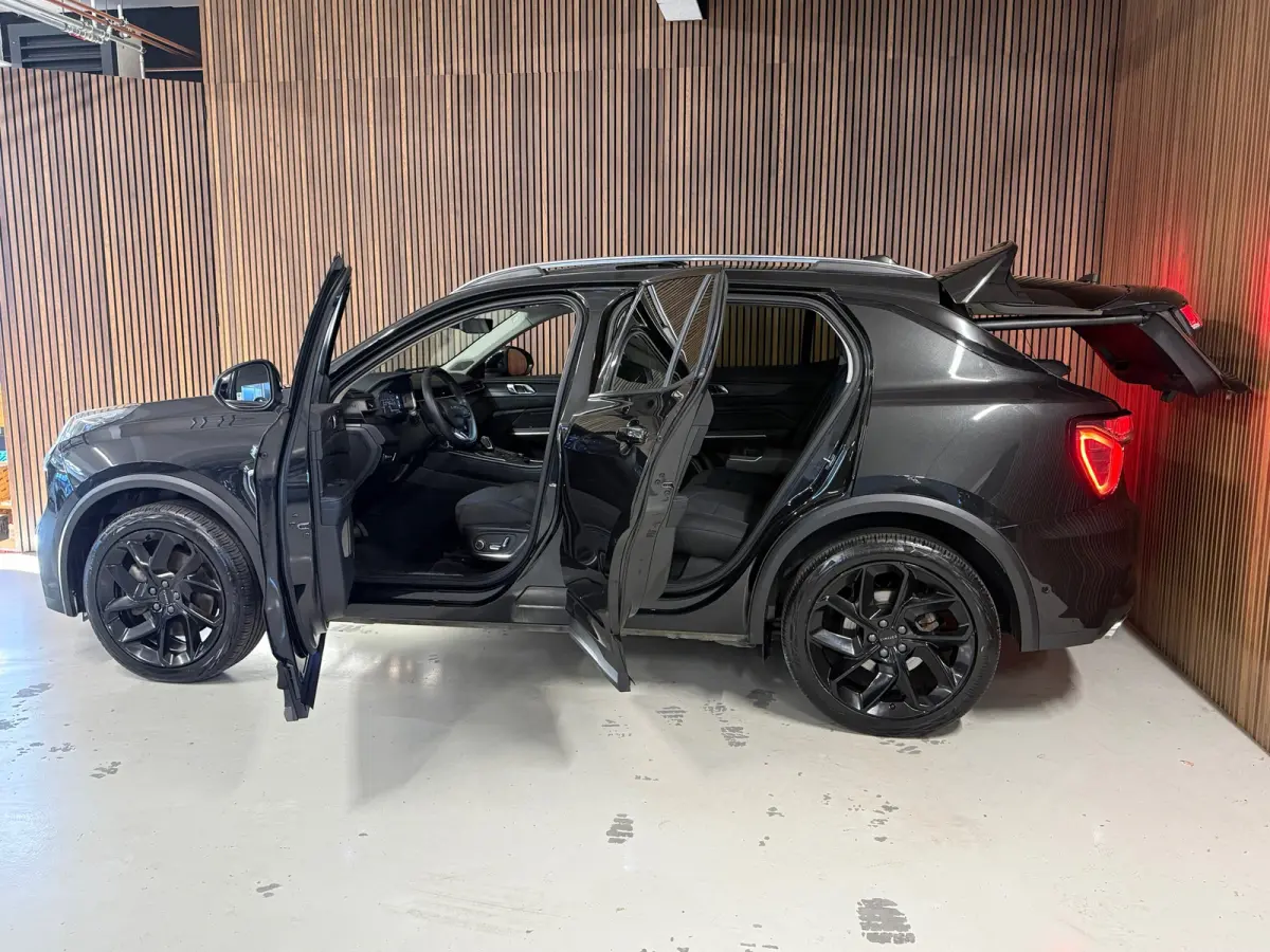 1.5 PHEV - Black Line