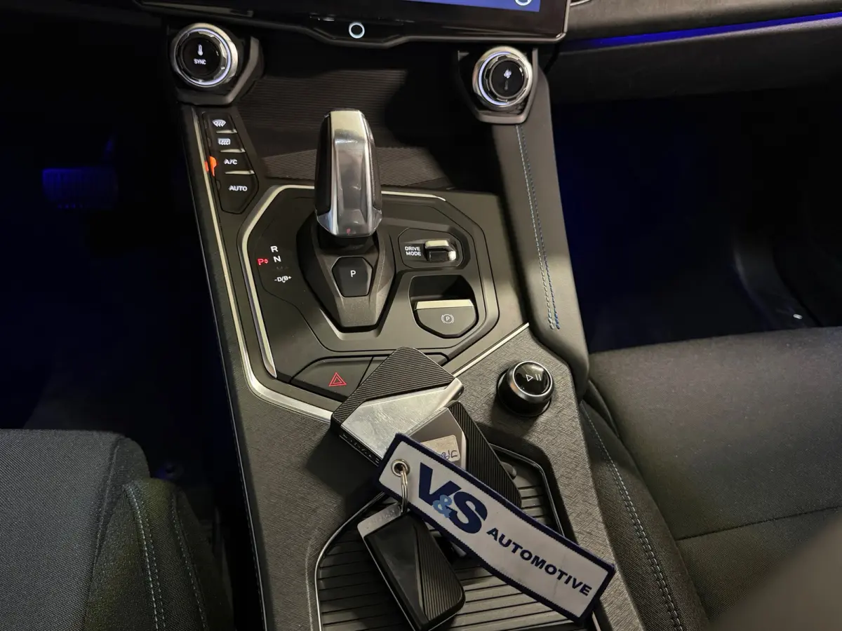 1.5 PHEV - Black Line