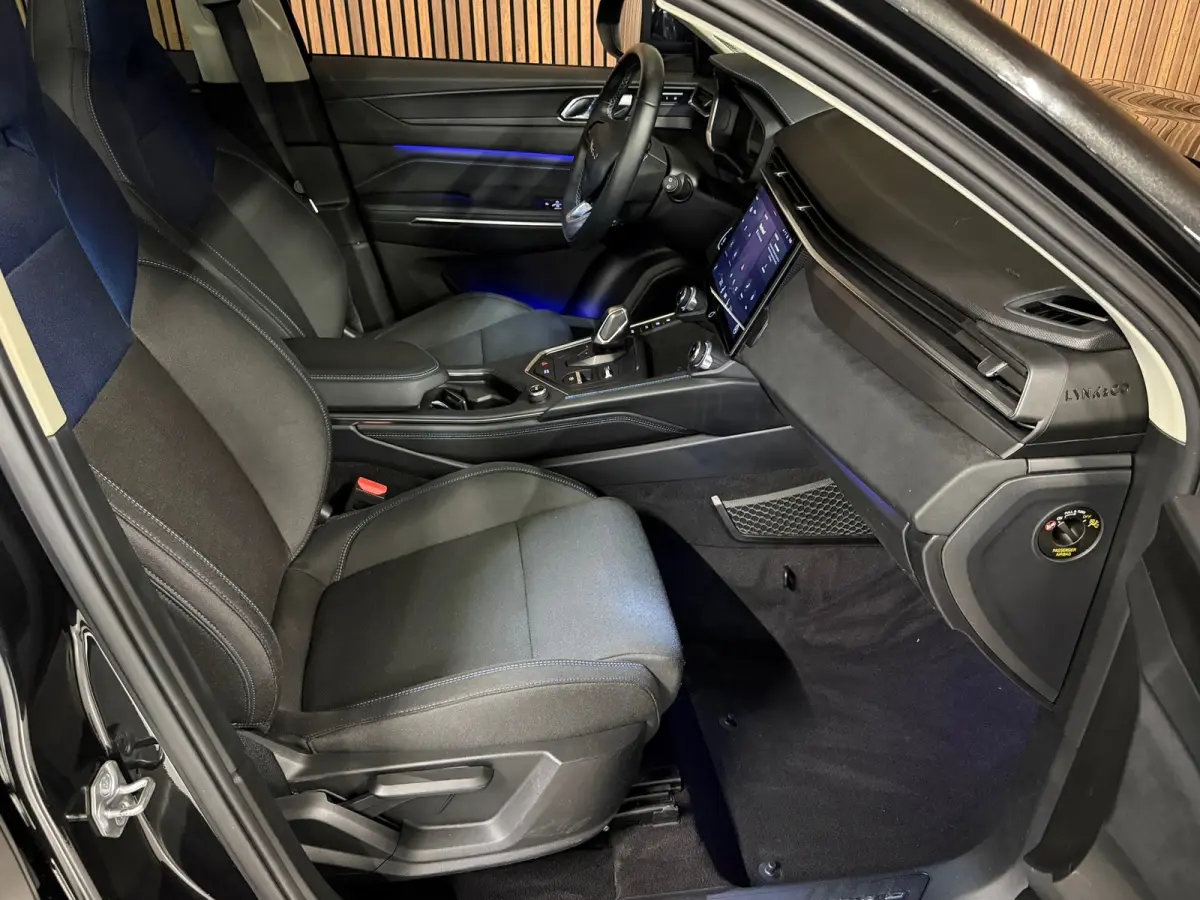 1.5 PHEV - Black Line