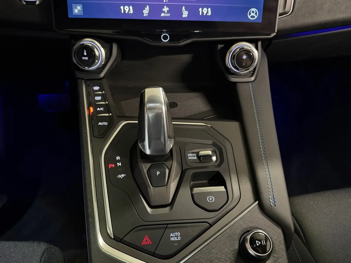 1.5 PHEV - Black Line