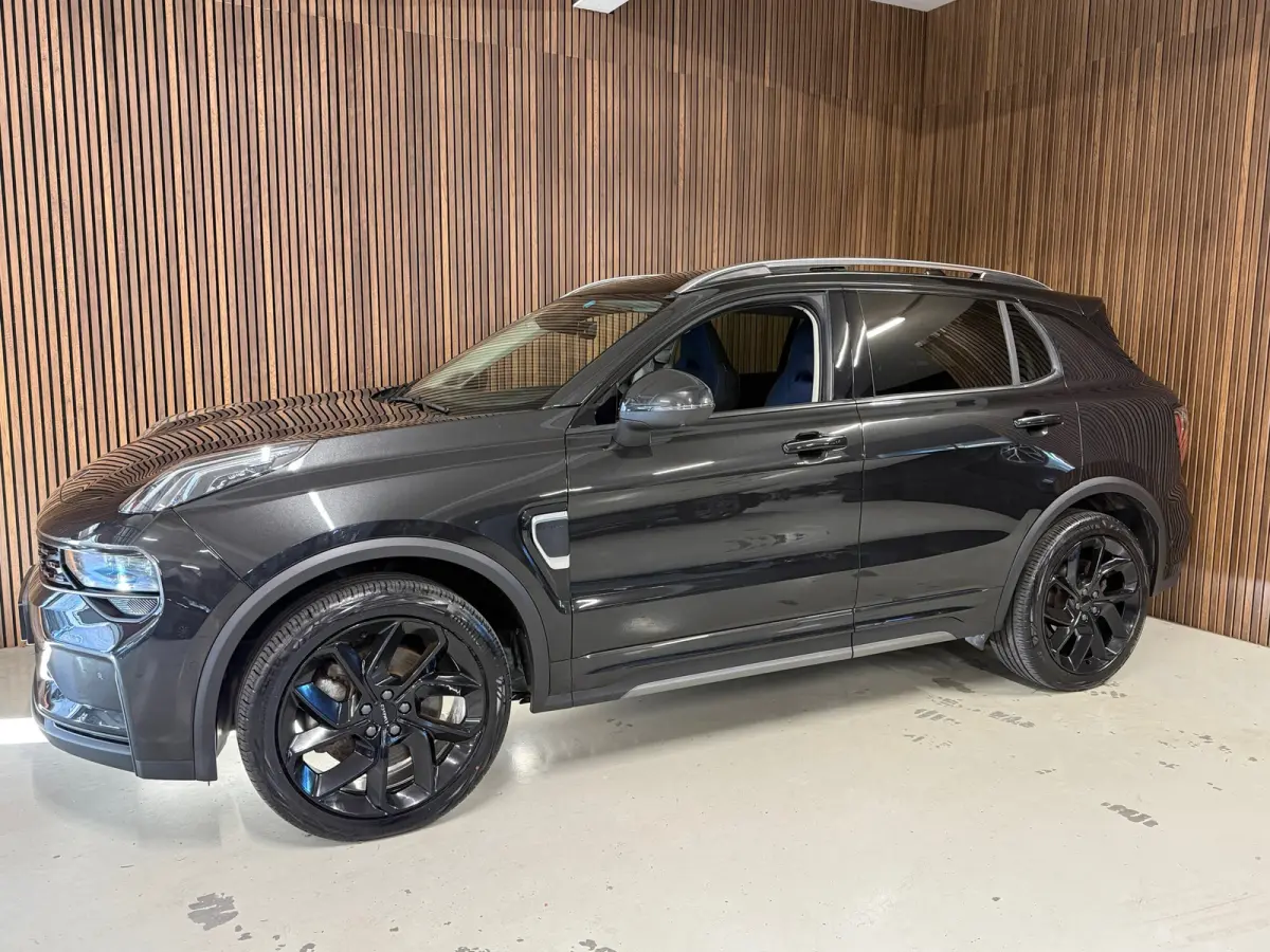 1.5 PHEV - Black Line
