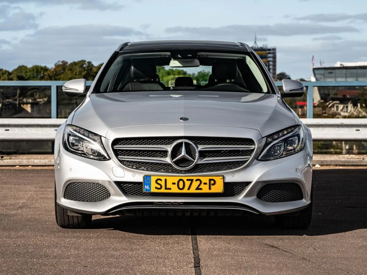 180 Prestige | Panoramadak | Trekhaak | LED | Stoelverwarming | Dodehoekdetectie | Dealeronderhouden