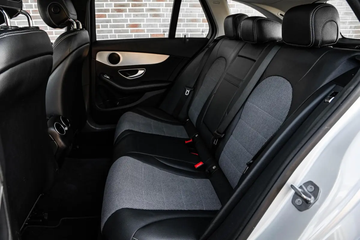 180 Prestige | Panoramadak | Trekhaak | LED | Stoelverwarming | Dodehoekdetectie | Dealeronderhouden