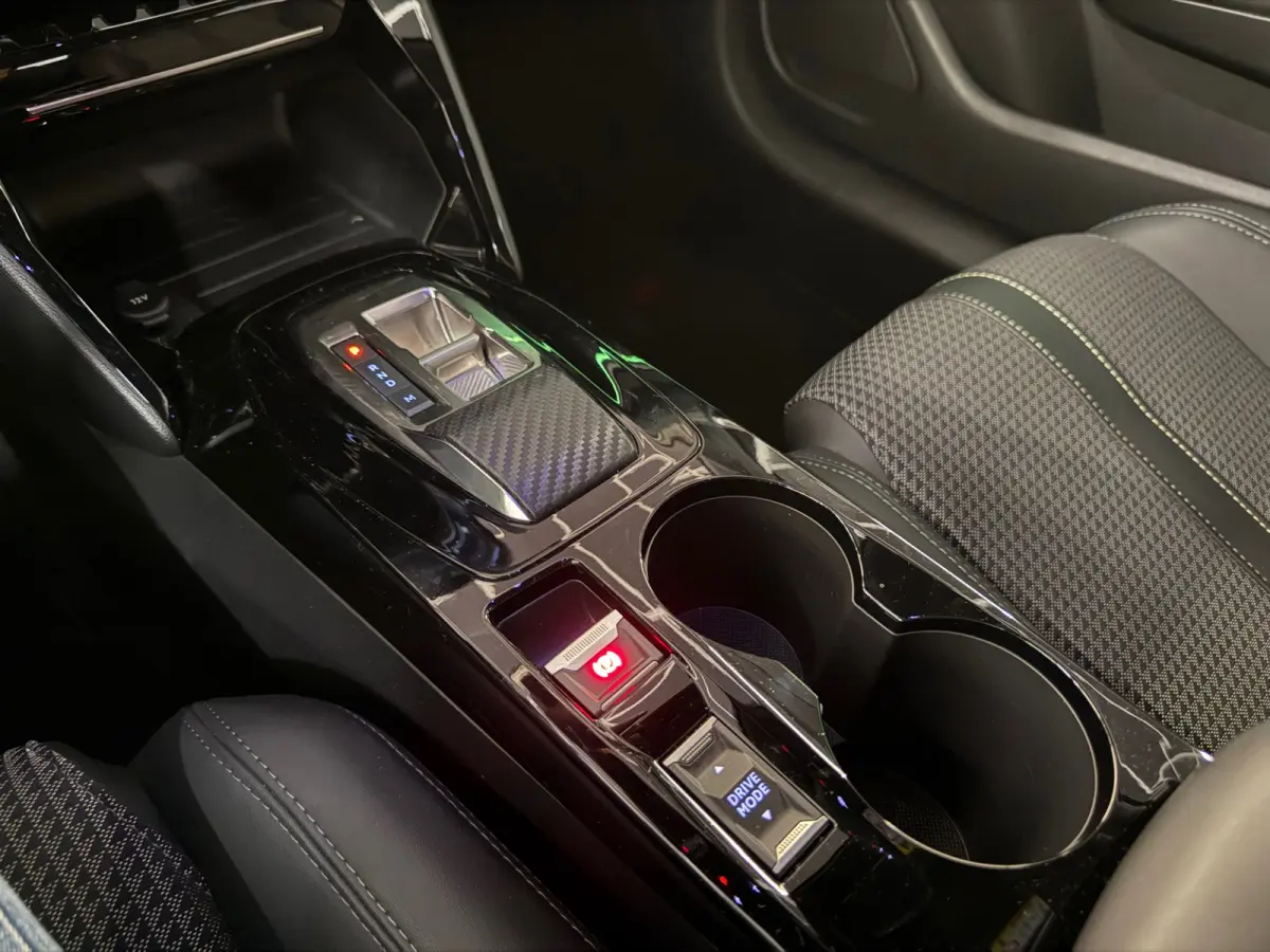 GT 1.2 PureTech|3x GT|KEYLESS|CAMERA 360|DIGITAL 3D DASH|STOELVERW|SFEERVERL|HALF LEDER|CARPLAY