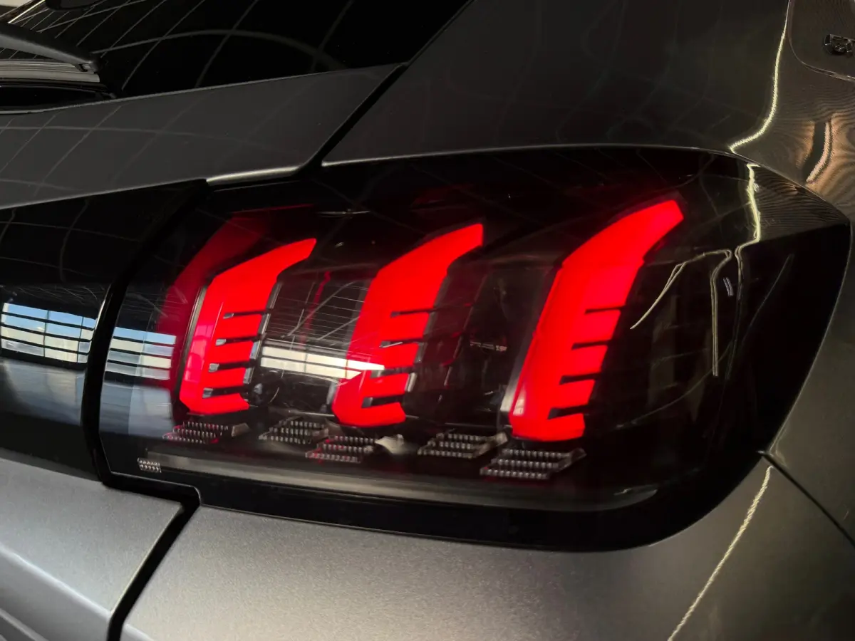 GT 1.2 PureTech|3x GT|KEYLESS|CAMERA 360|DIGITAL 3D DASH|STOELVERW|SFEERVERL|HALF LEDER|CARPLAY