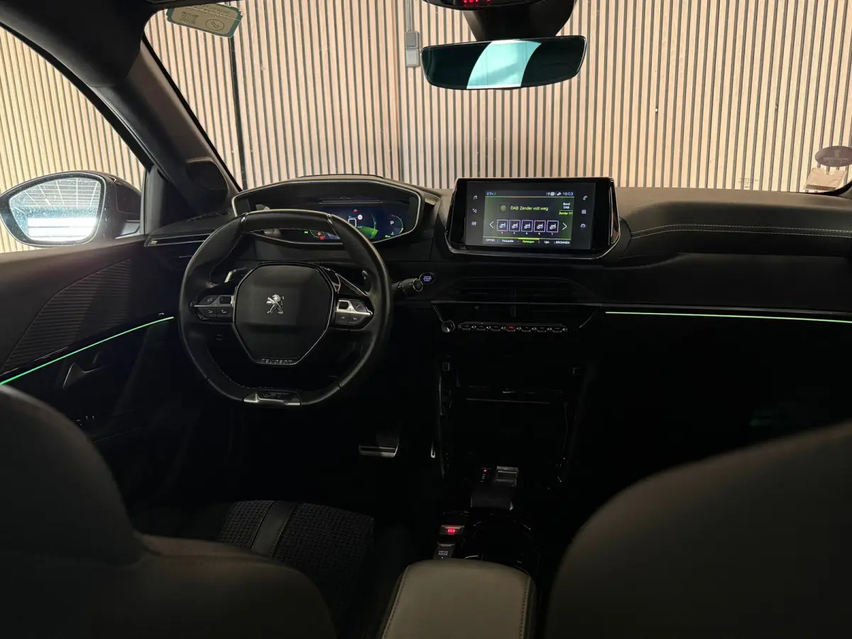 GT 1.2 PureTech|3x GT|KEYLESS|CAMERA 360|DIGITAL 3D DASH|STOELVERW|SFEERVERL|HALF LEDER|CARPLAY