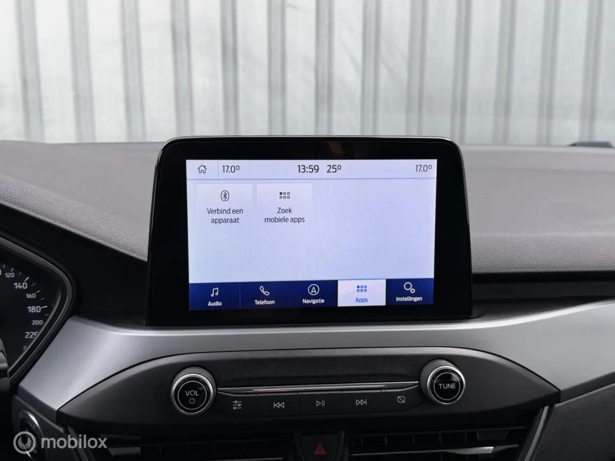 1.0 EcoBoost Hybrid Connected | Carplay |