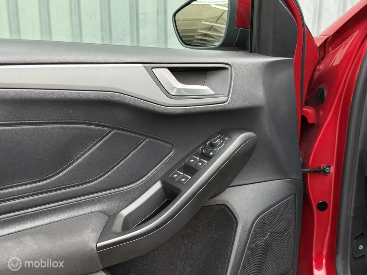 1.0 EcoBoost Hybrid Connected | Carplay |