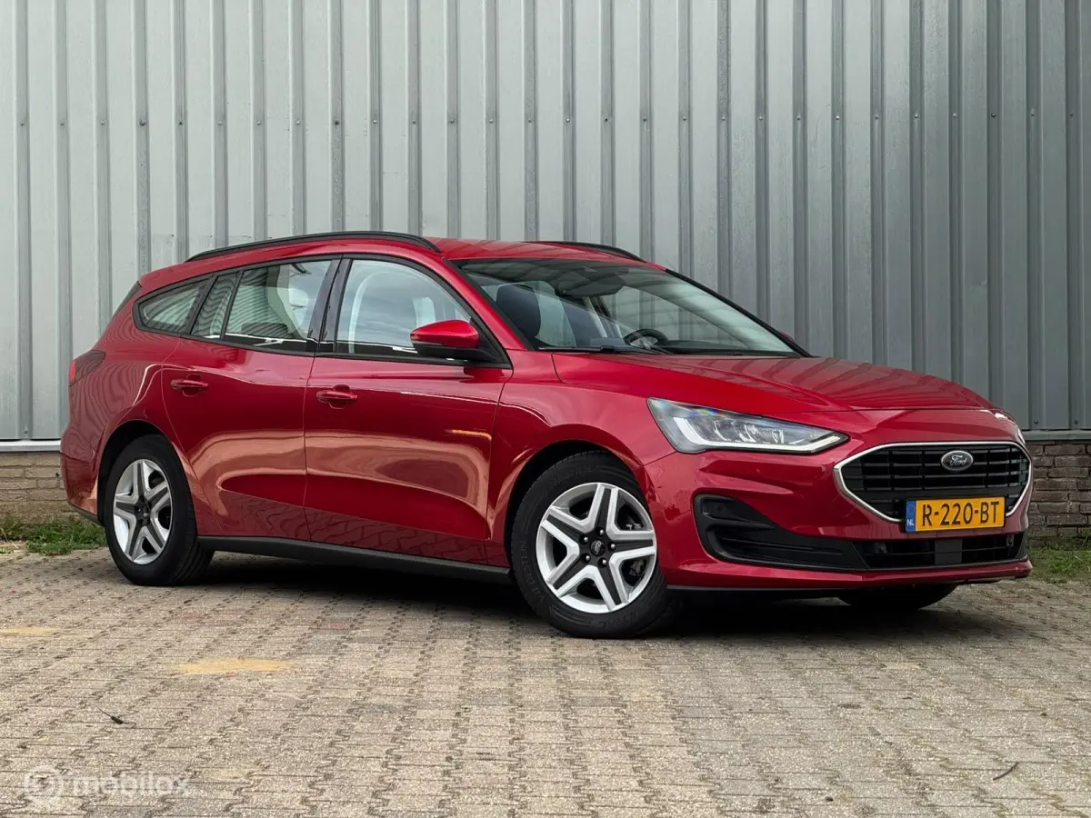 1.0 EcoBoost Hybrid Connected | Carplay |