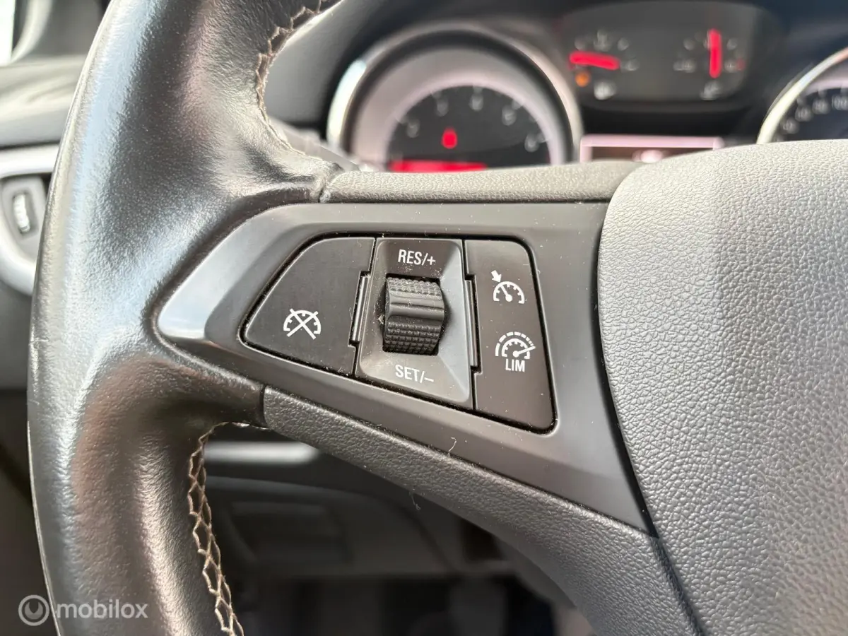 1.0 Online | Carplay | Airco | PDC