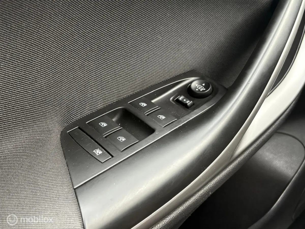 1.0 Online | Carplay | Airco | PDC