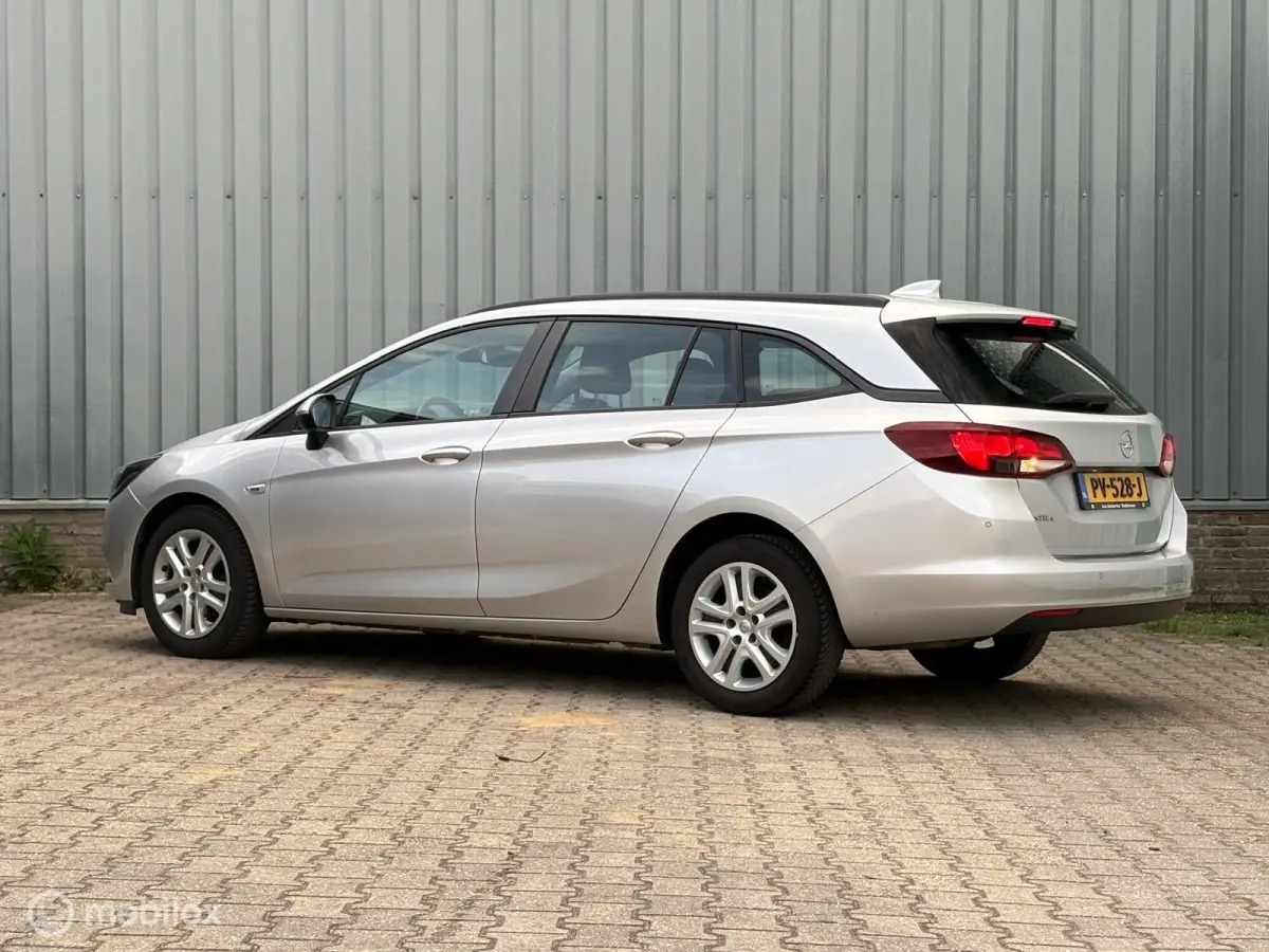 1.0 Online | Carplay | Airco | PDC