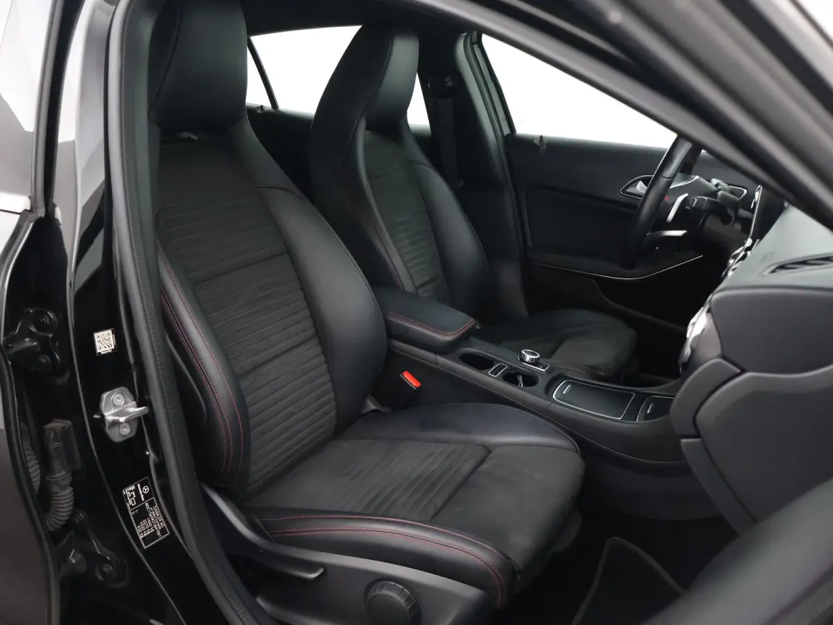 200 156 PK AUT. AMG SPORT + 18 INCH | DAB | STOELVERW. | SPORTSTOELEN