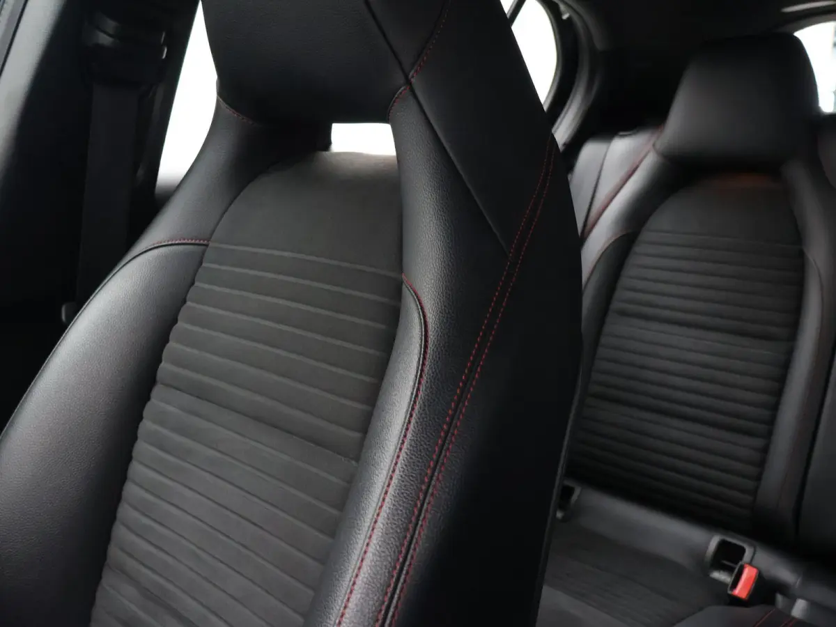 200 156 PK AUT. AMG SPORT + 18 INCH | DAB | STOELVERW. | SPORTSTOELEN