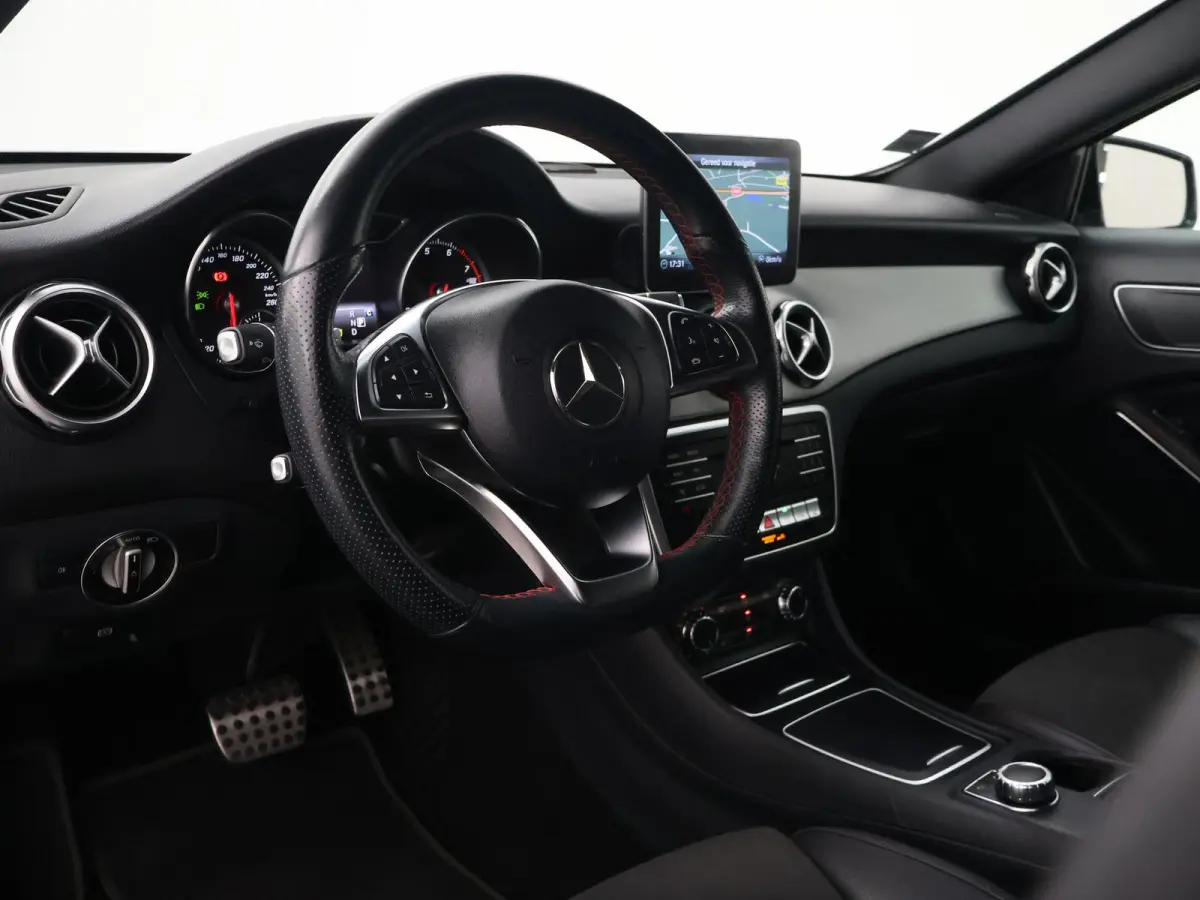 200 156 PK AUT. AMG SPORT + 18 INCH | DAB | STOELVERW. | SPORTSTOELEN