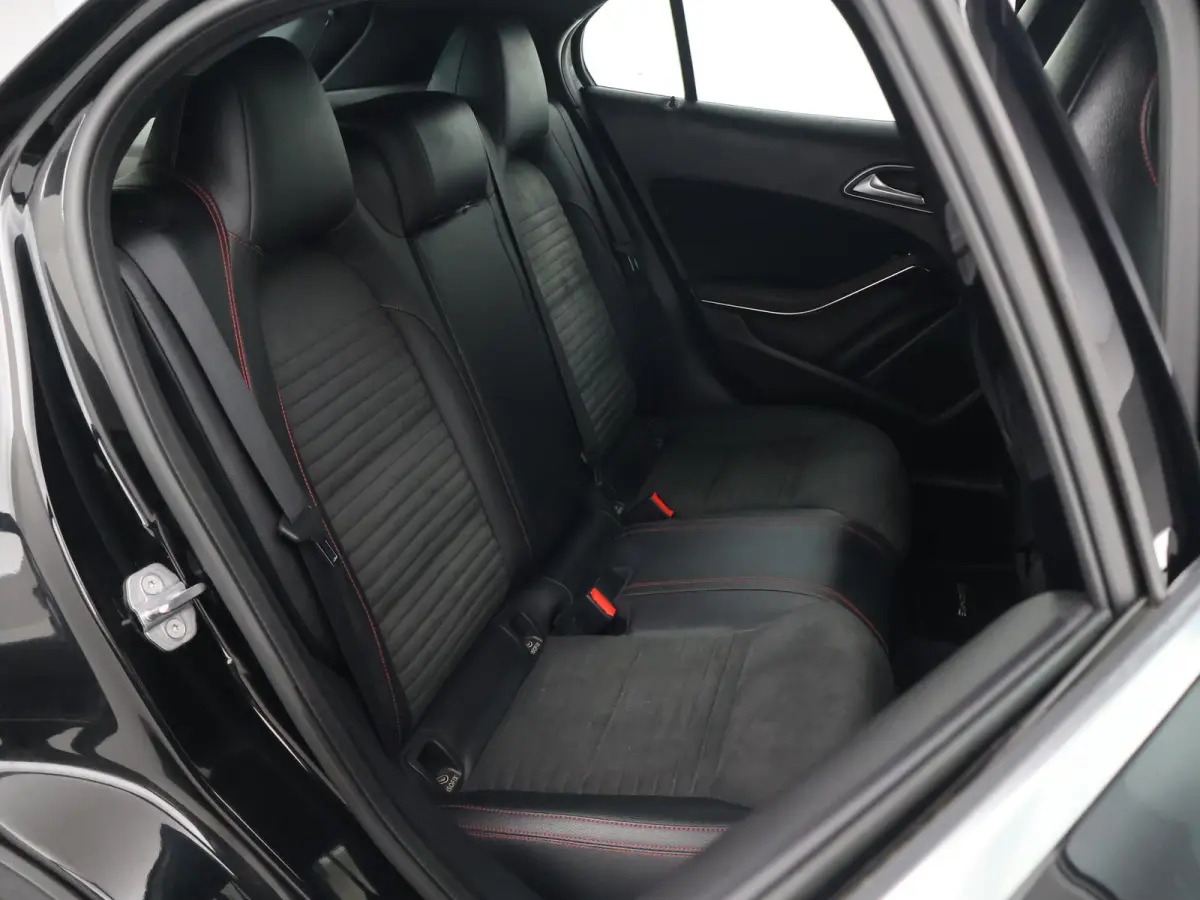 200 156 PK AUT. AMG SPORT + 18 INCH | DAB | STOELVERW. | SPORTSTOELEN