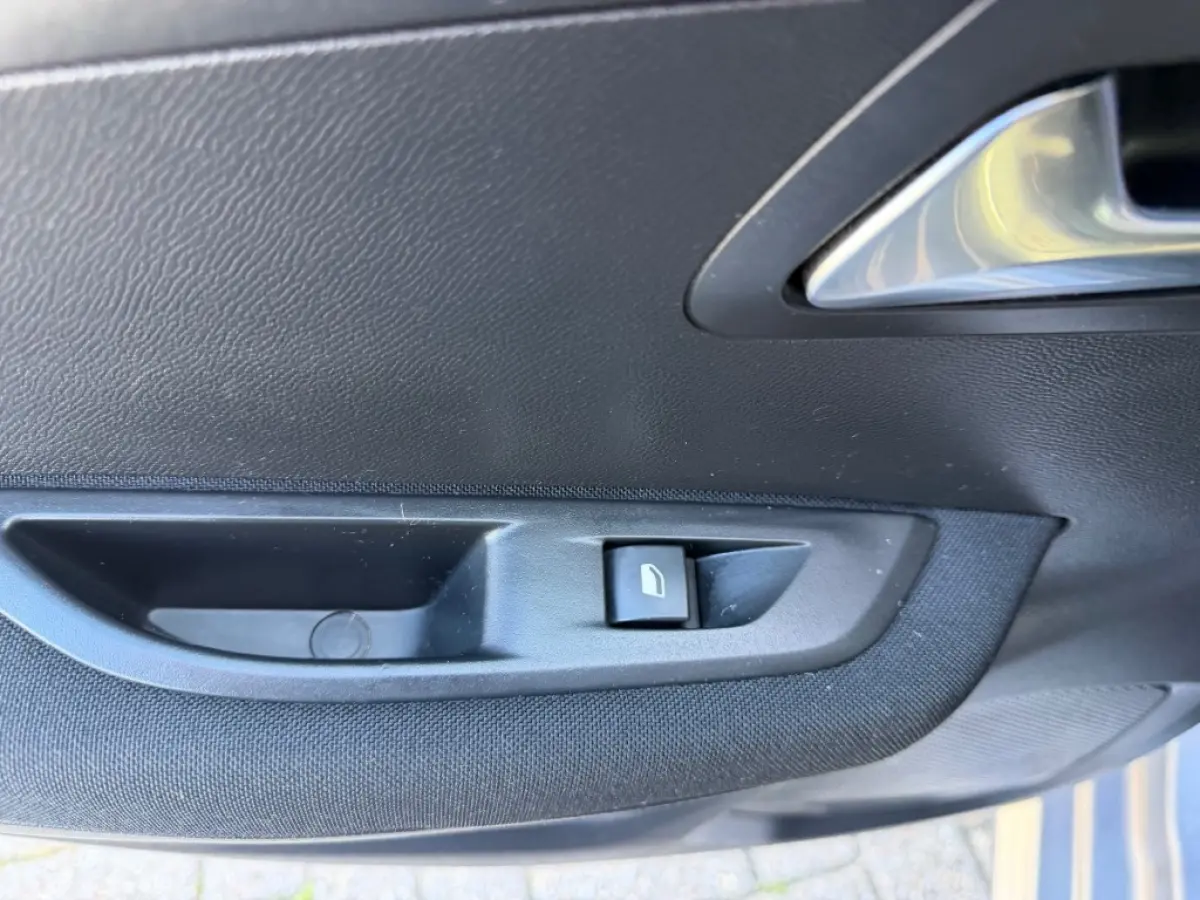 1.2 PT ACTIVE PACK NAVI AIRCO/ECC PDC