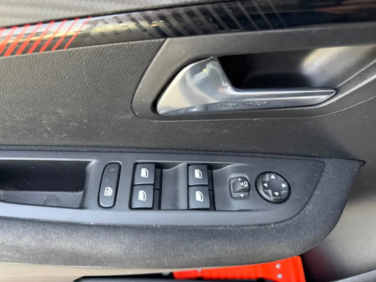 1.2 PT ACTIVE PACK NAVI AIRCO/ECC PDC
