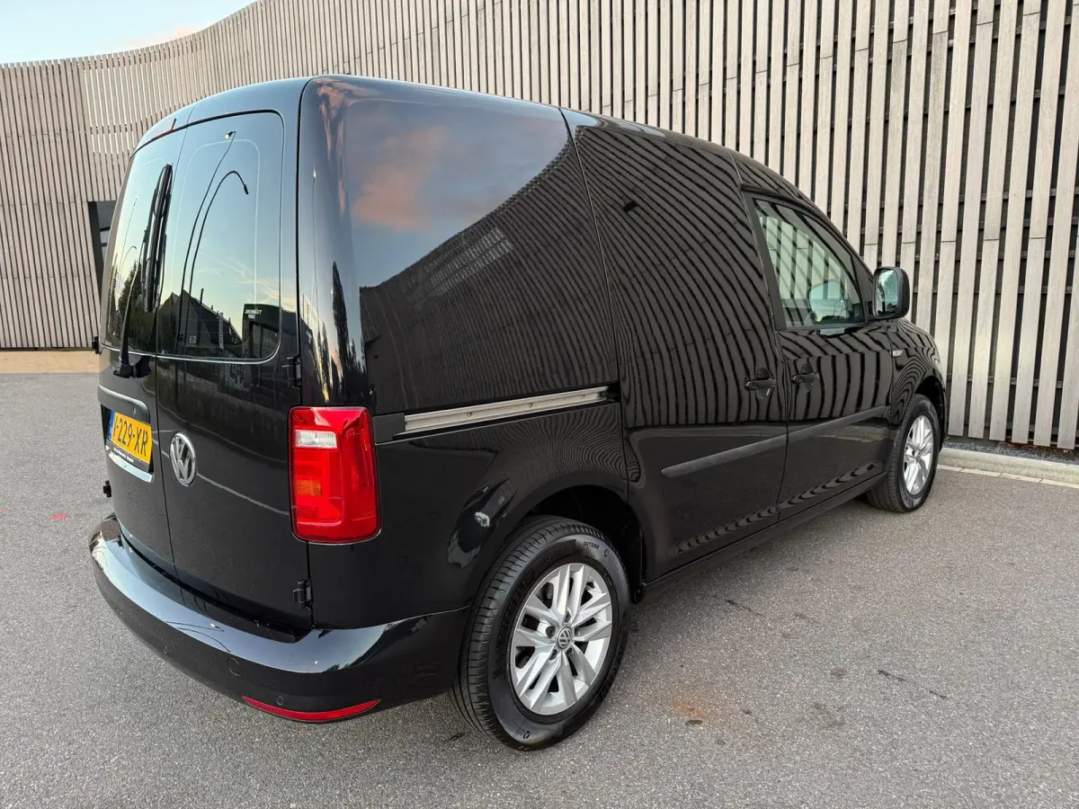 2.0 TDI Highline Automaat Zeer netjes!