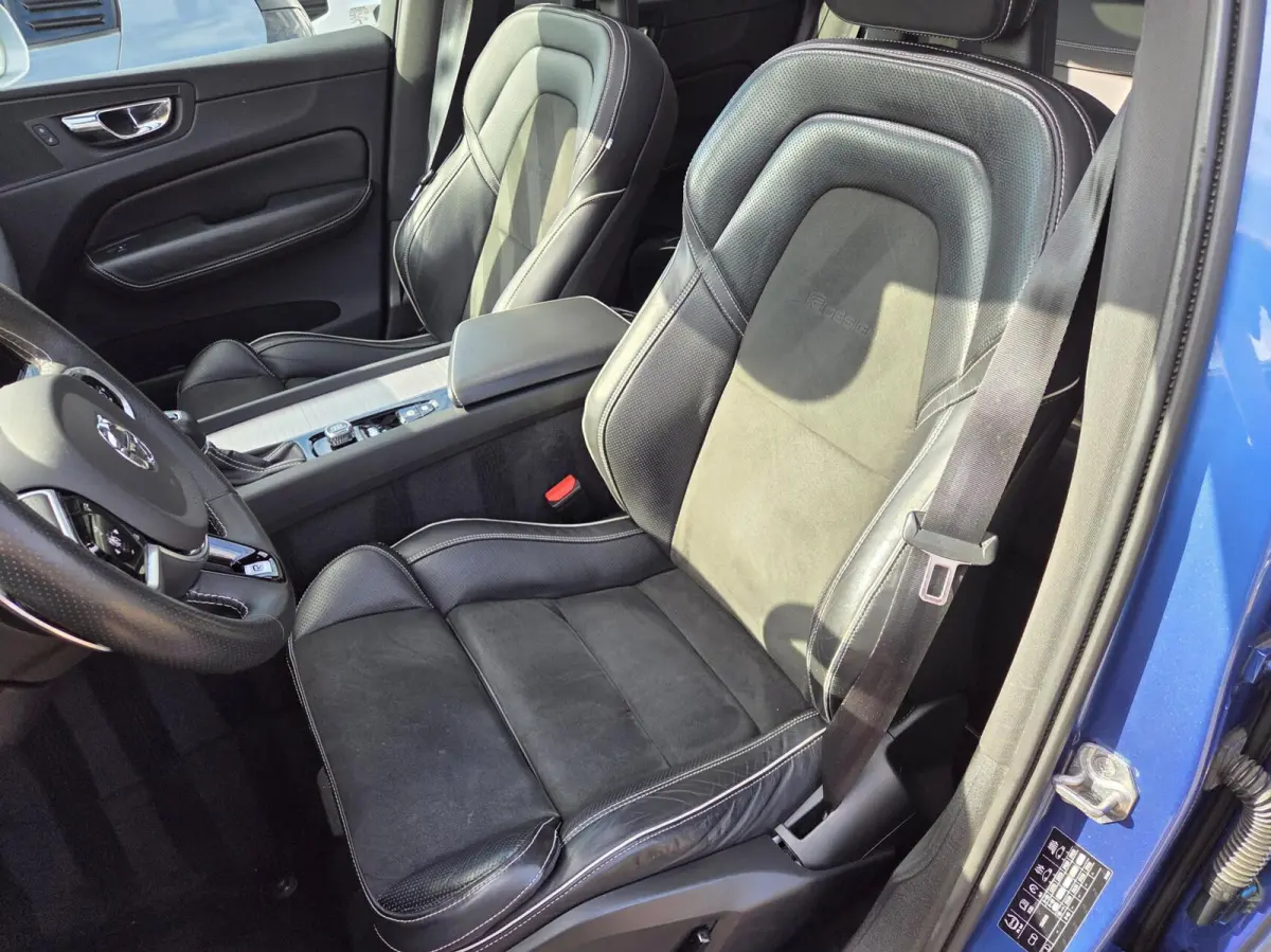 2.0 T5 AWD R-Design | Panorama/Trekhaak/Luchtvering/HUD/360 | 1e Eigenaar / Dealer onderhouden