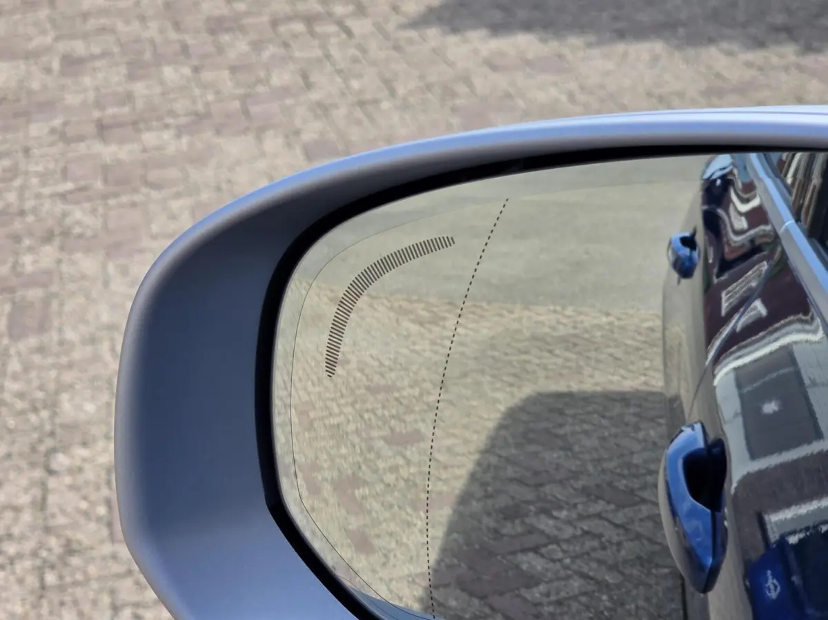 2.0 T5 AWD R-Design | Panorama/Trekhaak/Luchtvering/HUD/360 | 1e Eigenaar / Dealer onderhouden