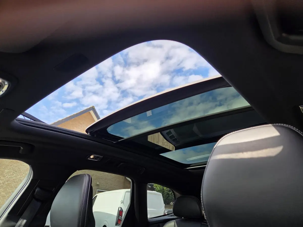 2.0 T5 AWD R-Design | Panorama/Trekhaak/Luchtvering/HUD/360 | 1e Eigenaar / Dealer onderhouden