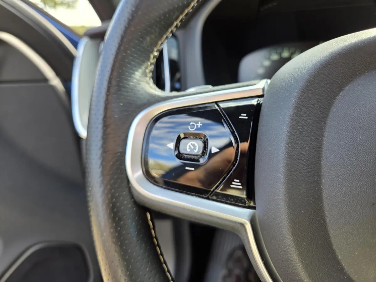 2.0 T5 AWD R-Design | Panorama/Trekhaak/Luchtvering/HUD/360 | 1e Eigenaar / Dealer onderhouden