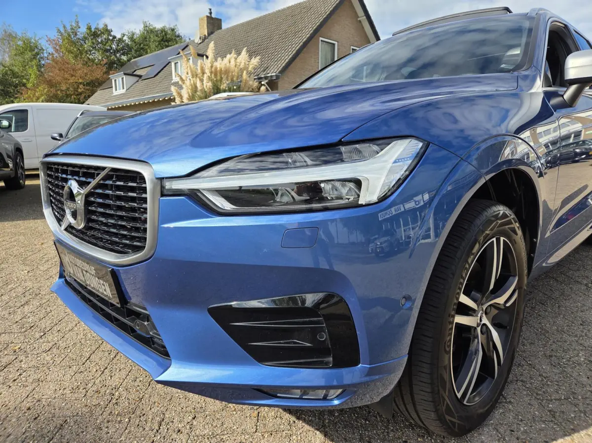 2.0 T5 AWD R-Design | Panorama/Trekhaak/Luchtvering/HUD/360 | 1e Eigenaar / Dealer onderhouden