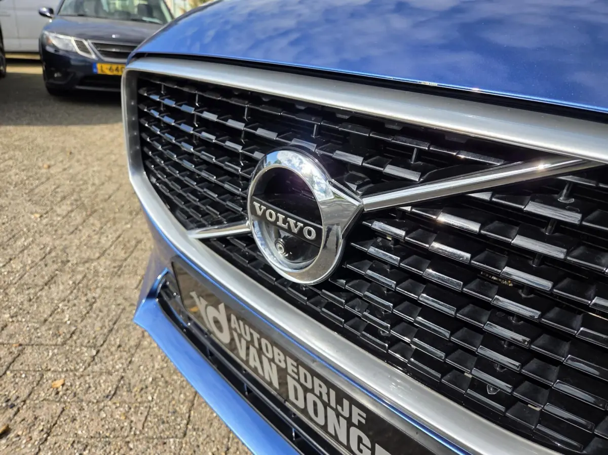 2.0 T5 AWD R-Design | Panorama/Trekhaak/Luchtvering/HUD/360 | 1e Eigenaar / Dealer onderhouden
