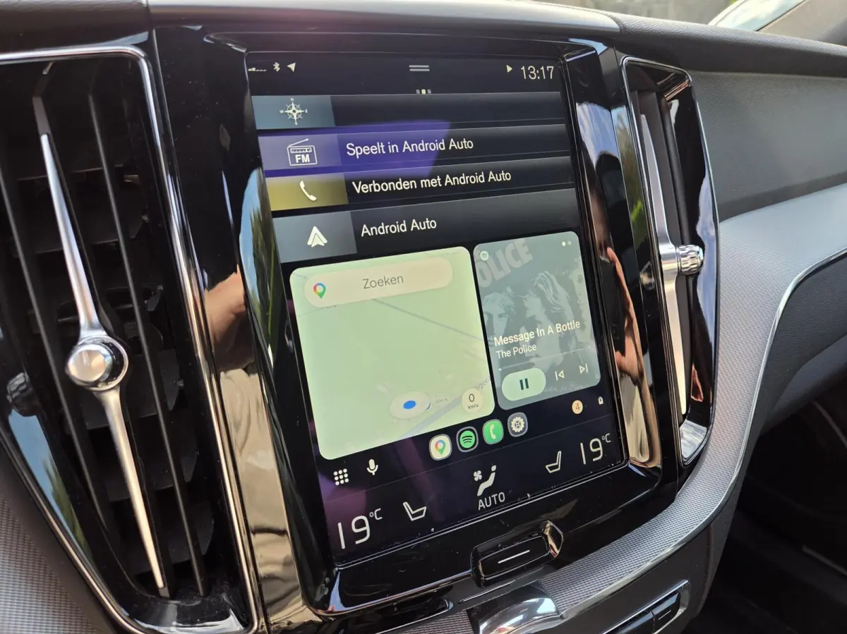 2.0 T5 AWD R-Design | Panorama/Trekhaak/Luchtvering/HUD/360 | 1e Eigenaar / Dealer onderhouden