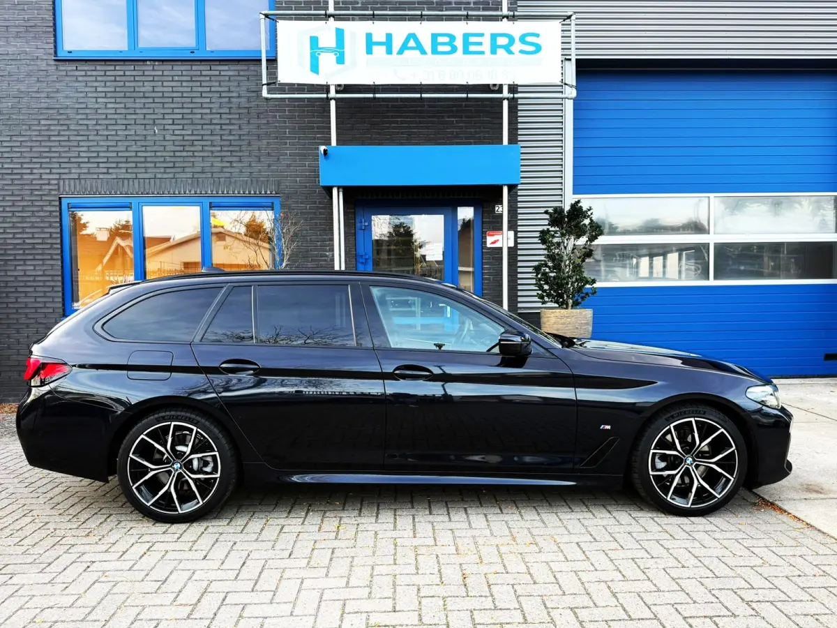 520d High Executive 190PK|Prof Navi|AUT|M-Pakket|Camera|Virtual Cockpit|Adaptive|StuurVW|Sportstoelen|SfeerVL