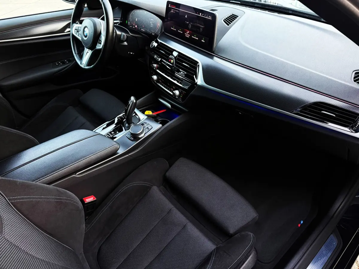 520d High Executive 190PK|Prof Navi|AUT|M-Pakket|Camera|Virtual Cockpit|Adaptive|StuurVW|Sportstoelen|SfeerVL