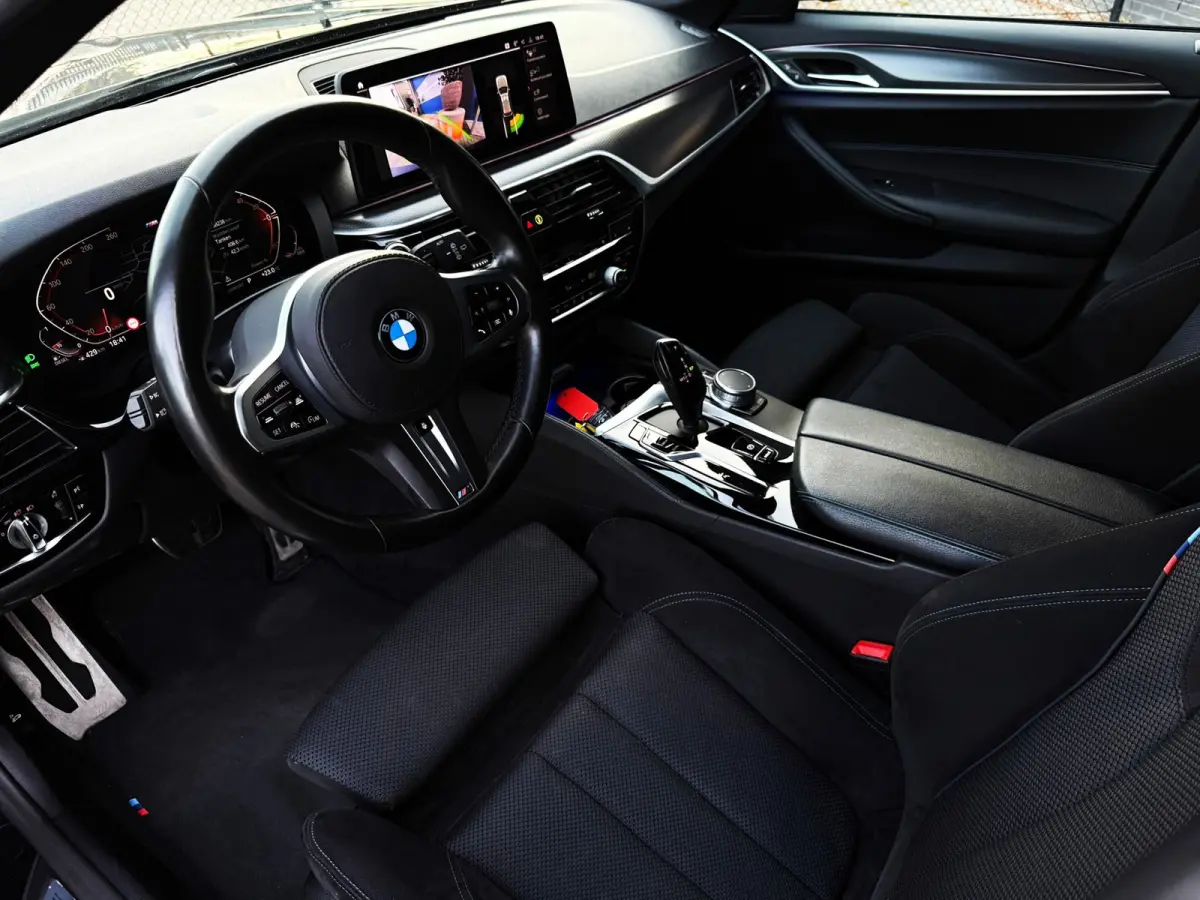 520d High Executive 190PK|Prof Navi|AUT|M-Pakket|Camera|Virtual Cockpit|Adaptive|StuurVW|Sportstoelen|SfeerVL