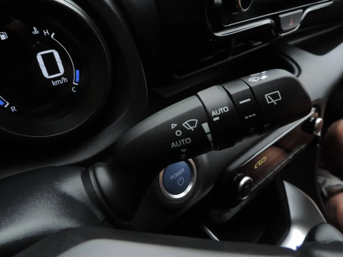 1.5 Hybrid Dynamic 22.000km | 1e Eig | NLauto | LED kopl | 16'' Lmvelgen | Camera | ECC | CarPlay | Ad.cruise