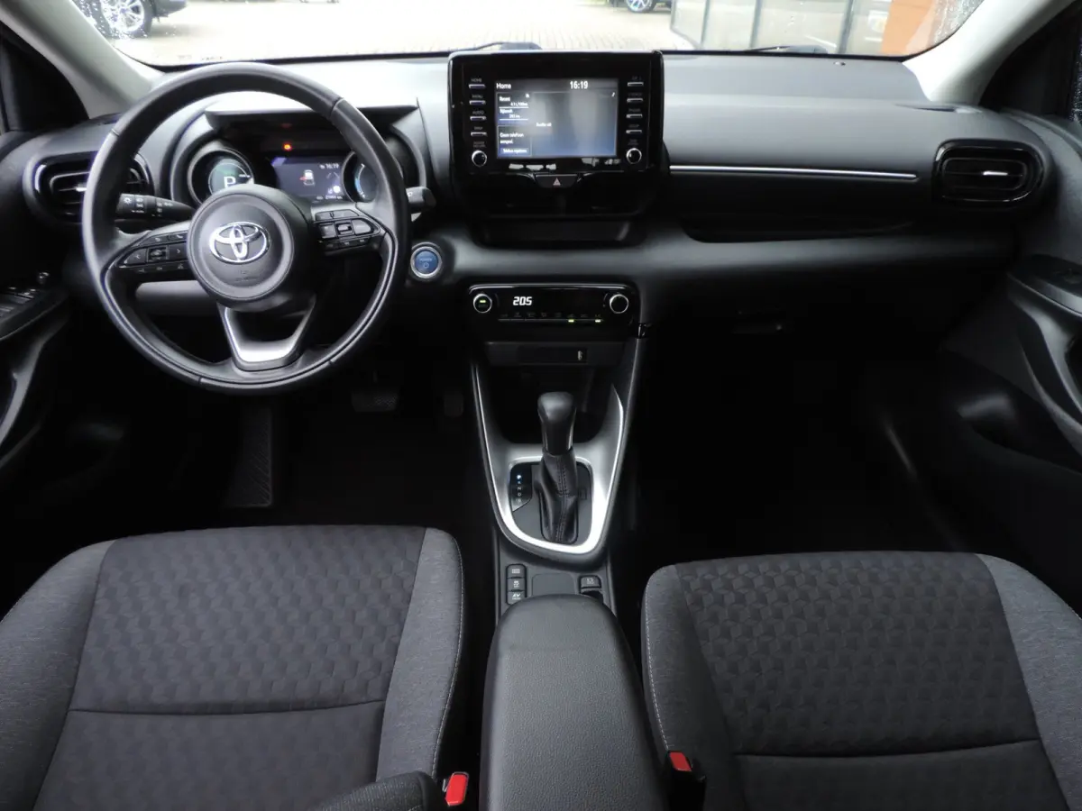 1.5 Hybrid Dynamic 22.000km | 1e Eig | NLauto | LED kopl | 16'' Lmvelgen | Camera | ECC | CarPlay | Ad.cruise