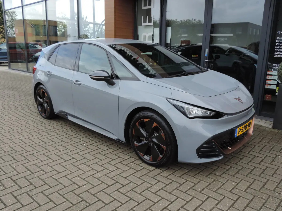 Adrenaline One 62 kWh 85.000km | 19'' | 1e Eig | NLauto | ECC | Camera | Privglas | Keyless | Stoel/stuurverw | Sfeerve