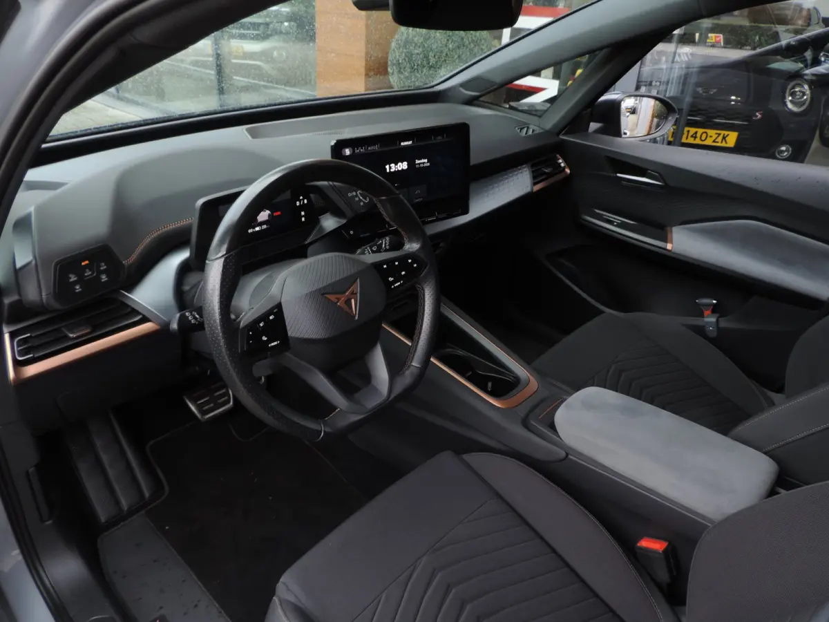 Adrenaline One 62 kWh 85.000km | 19'' | 1e Eig | NLauto | ECC | Camera | Privglas | Keyless | Stoel/stuurverw | Sfeerve