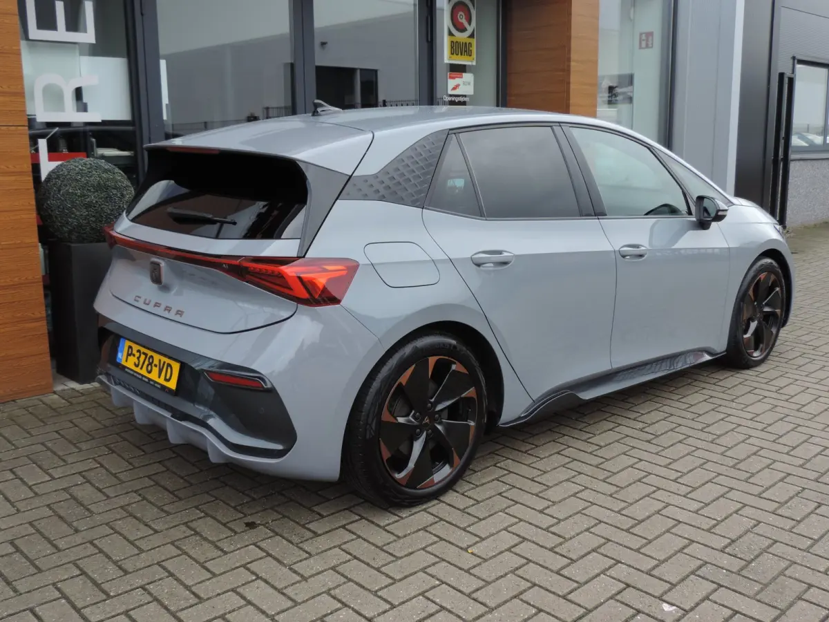 Adrenaline One 62 kWh 85.000km | 19'' | 1e Eig | NLauto | ECC | Camera | Privglas | Keyless | Stoel/stuurverw | Sfeerve