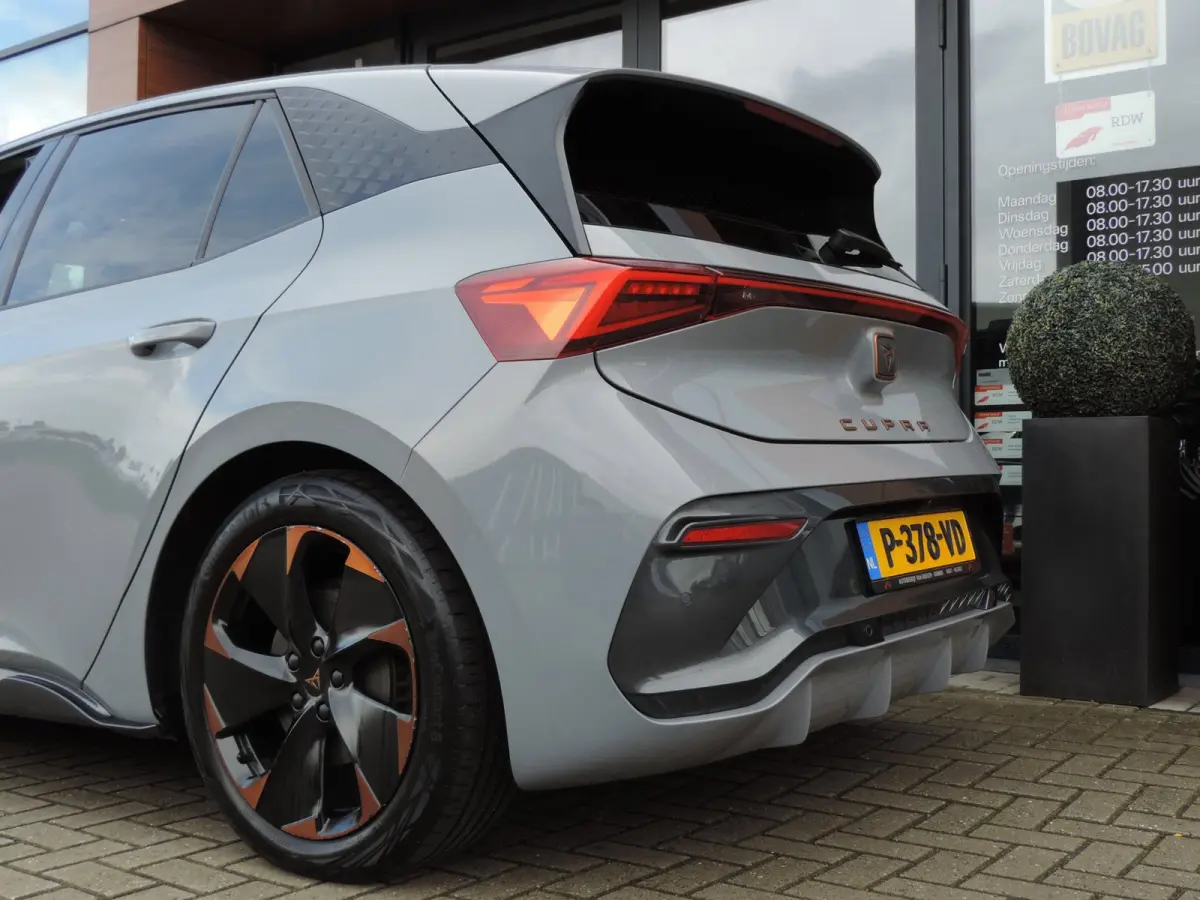 Adrenaline One 62 kWh 85.000km | 19'' | 1e Eig | NLauto | ECC | Camera | Privglas | Keyless | Stoel/stuurverw | Sfeerve