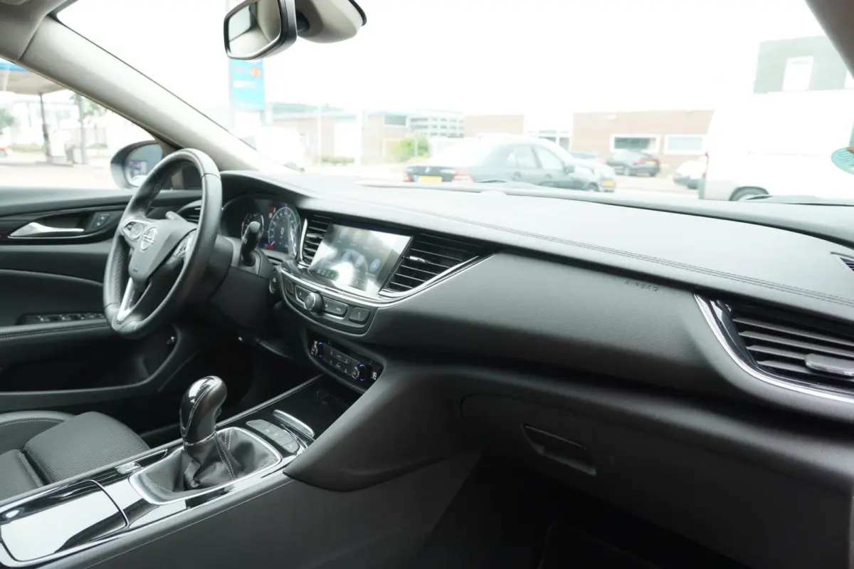 1.5 Turbo Business Executive | Virt. Cockpit | AGR stoelen | Camera | Trekhaak | Vol opties | Inruil