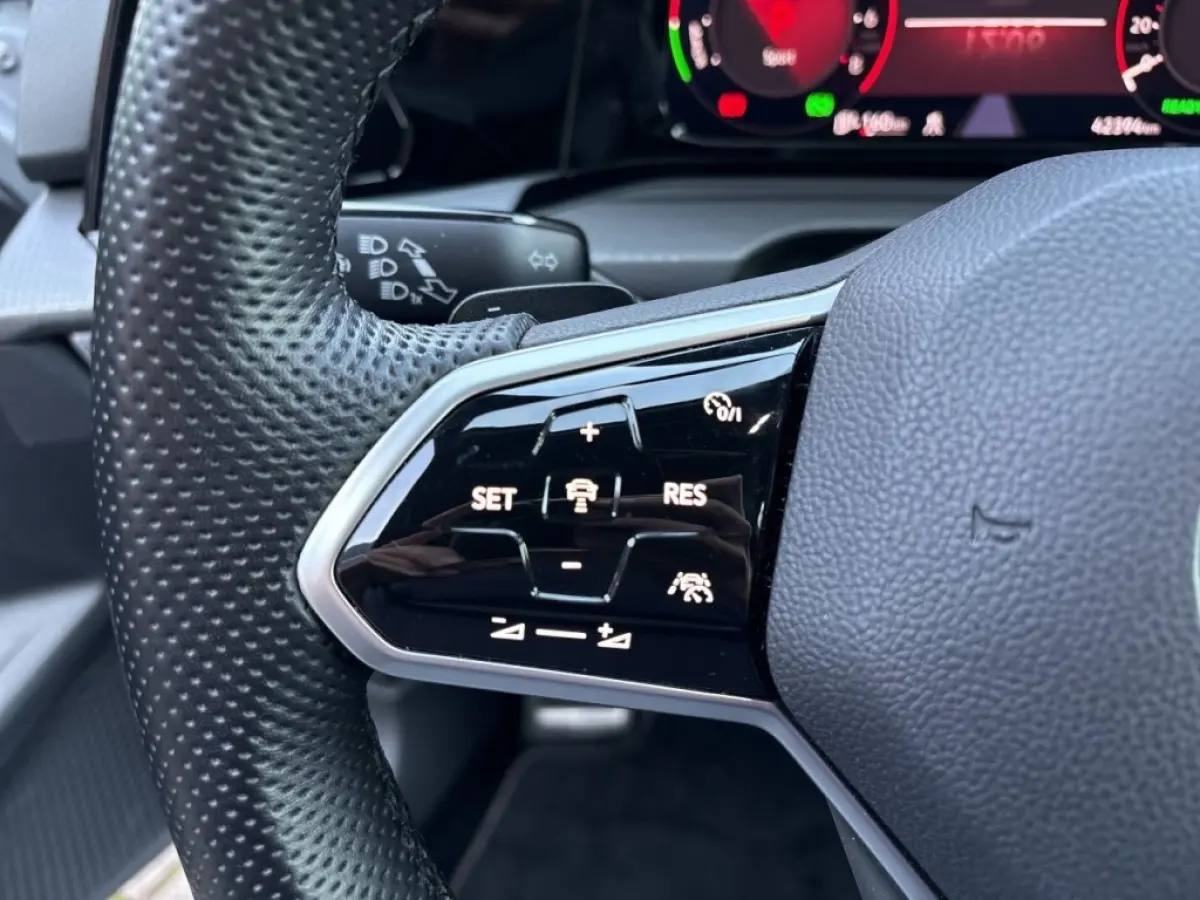 1.4 TSI GTE e-HYBRID LEDER-VENTILATIE/CAMERA/TREKHAAK/ACC/NAVI/IQ-LIGHTS
