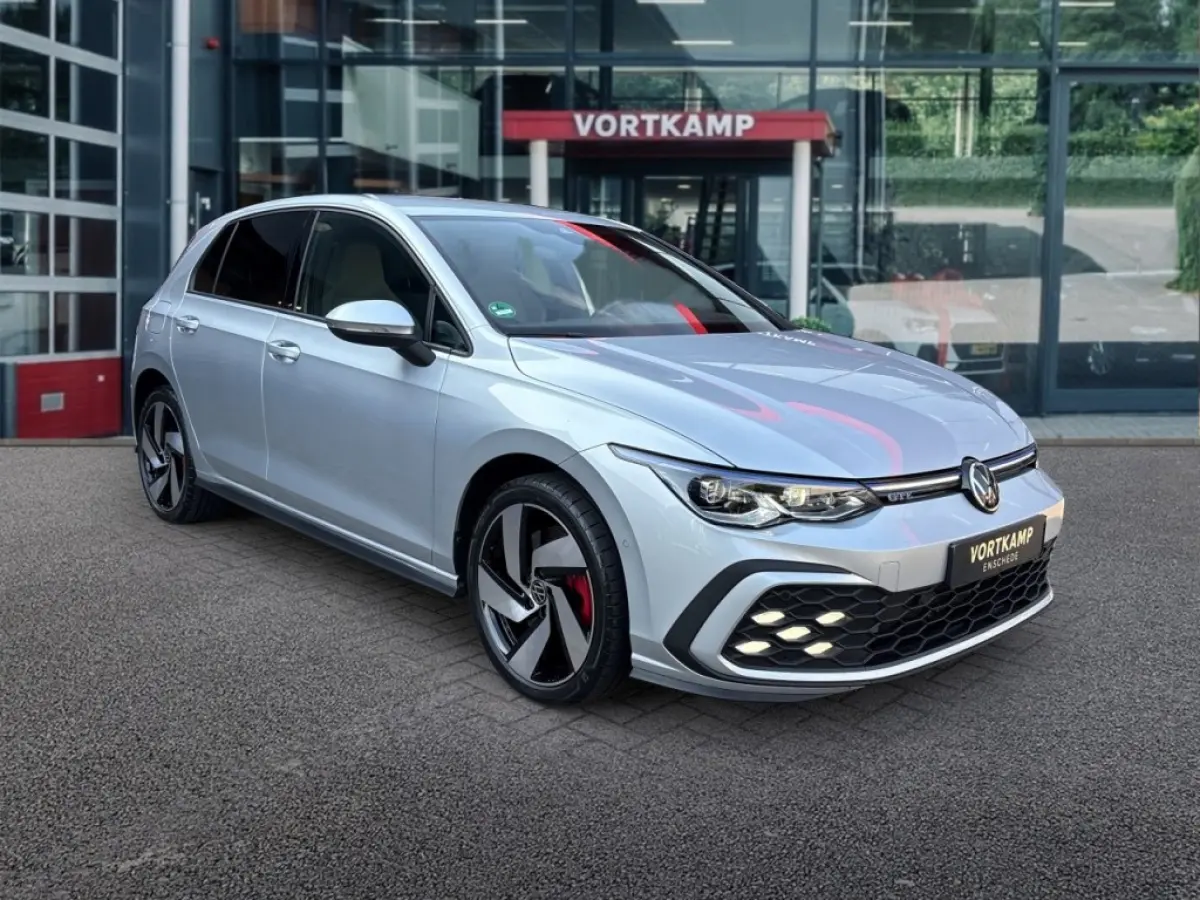 1.4 TSI GTE e-HYBRID LEDER-VENTILATIE/CAMERA/TREKHAAK/ACC/NAVI/IQ-LIGHTS